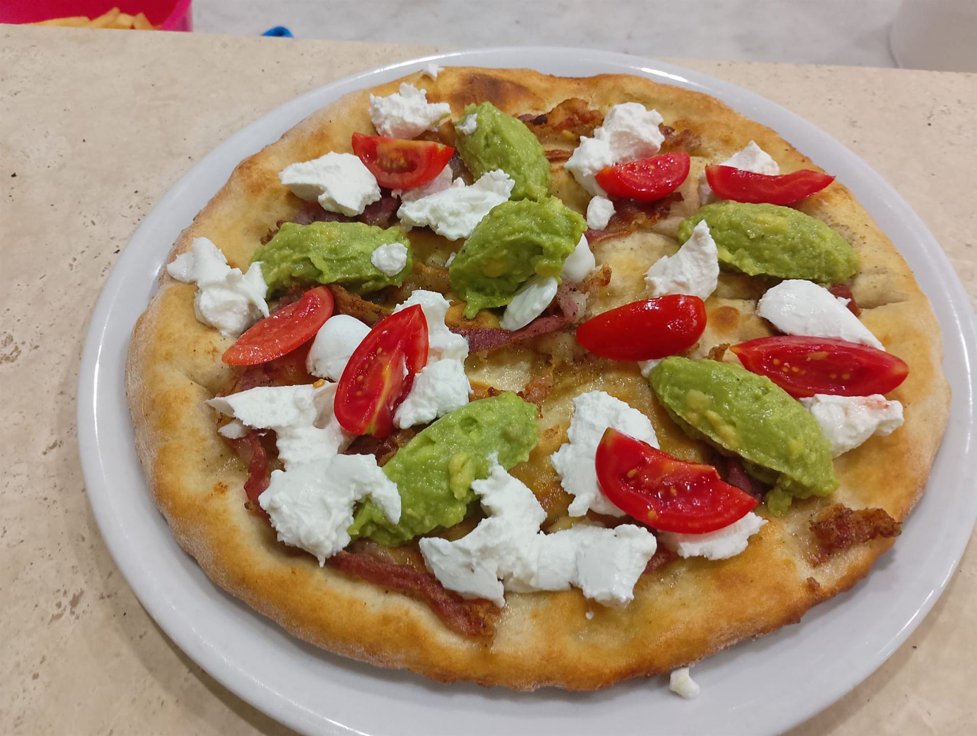 Pizza pomodorini e rucola